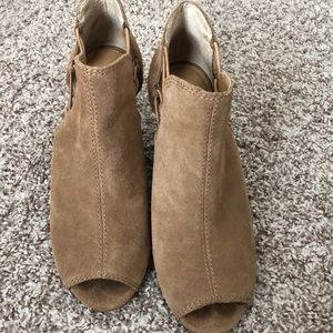 short wedges with toe open